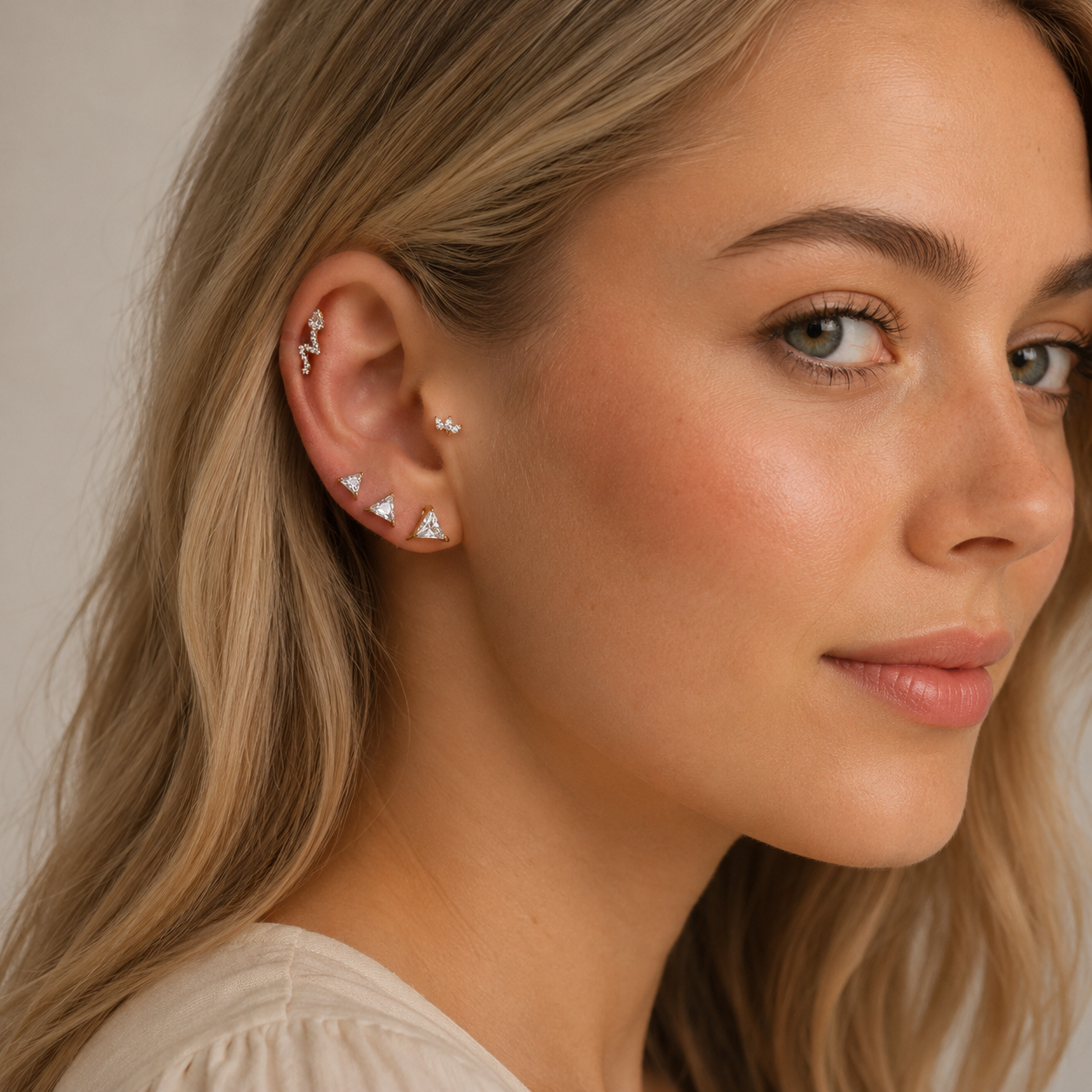 Piercing Labret Luna – Fleur de Lotus en Titane
