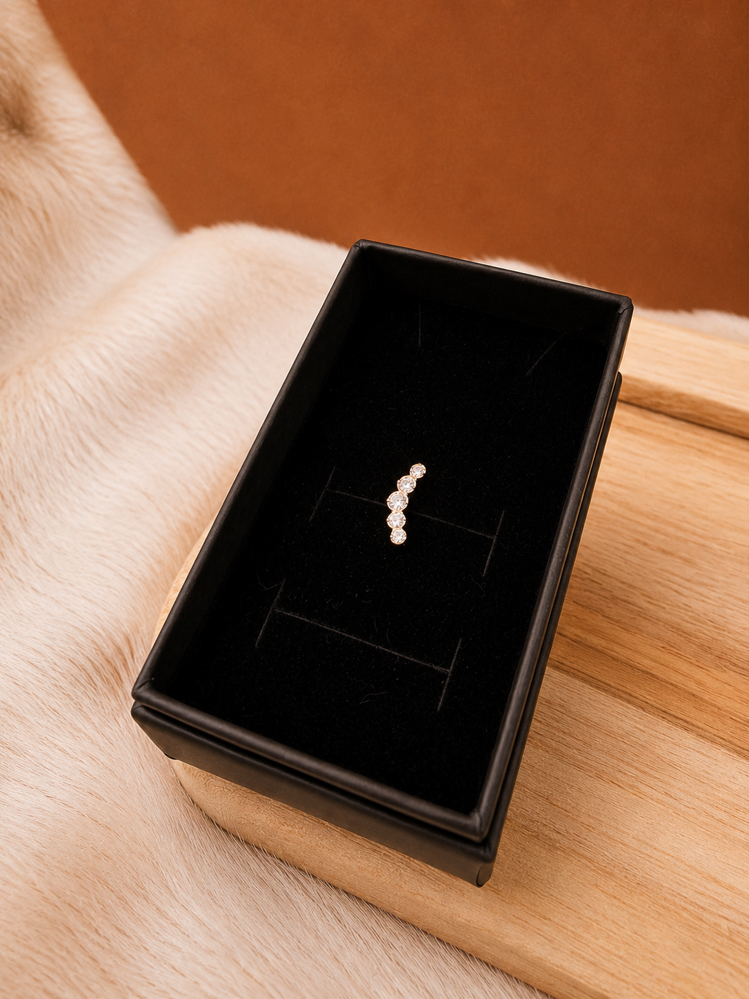Piercing Auréa – Ligne de Zircons en Titane